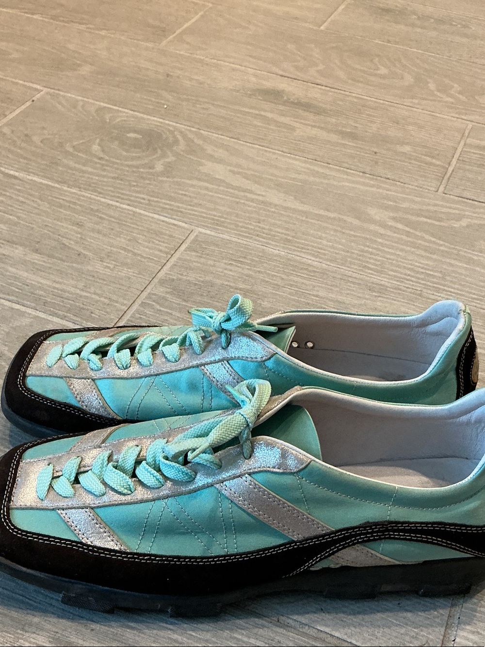 Donald J. Pliner Mint Green and Silver Men's Square Toe Vintage Sneakers Sz 11M - Picture 2 of 9